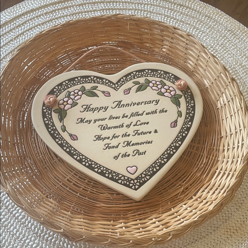 Trinity Heart-Shaped Plaque in Cream